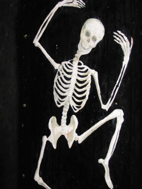 It's not a Ghost Train without a Skeleton !!